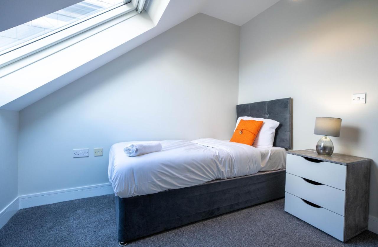 Three Bed Sleeps 5 In Botanic *